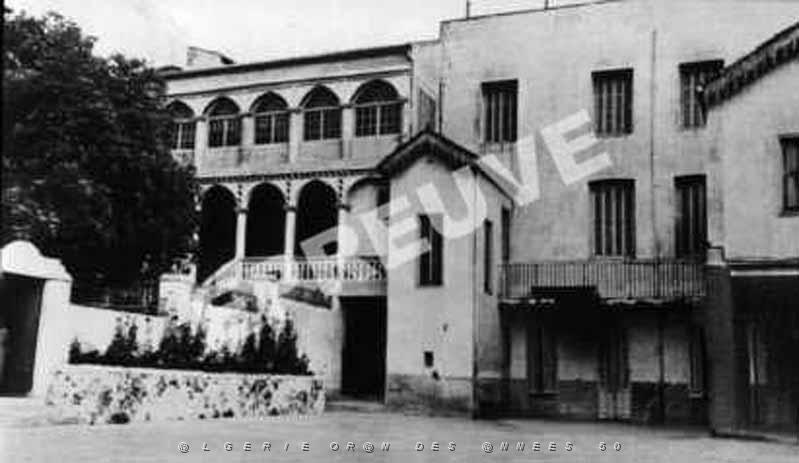 SP g- 07- St Pierre- Dames africaines- rue Beranger.jpg